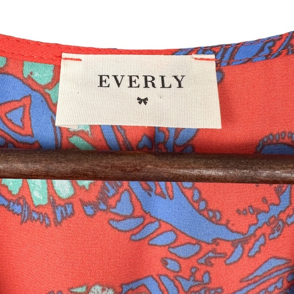 Everly Faux Wrap Dress Size Medium - Picture 6 of 7